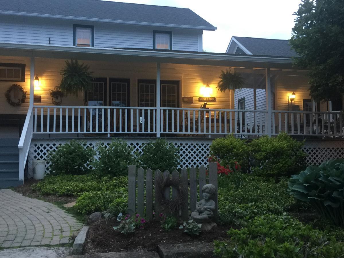 Hotel Grapevine House Winesburg Exteriér fotografie